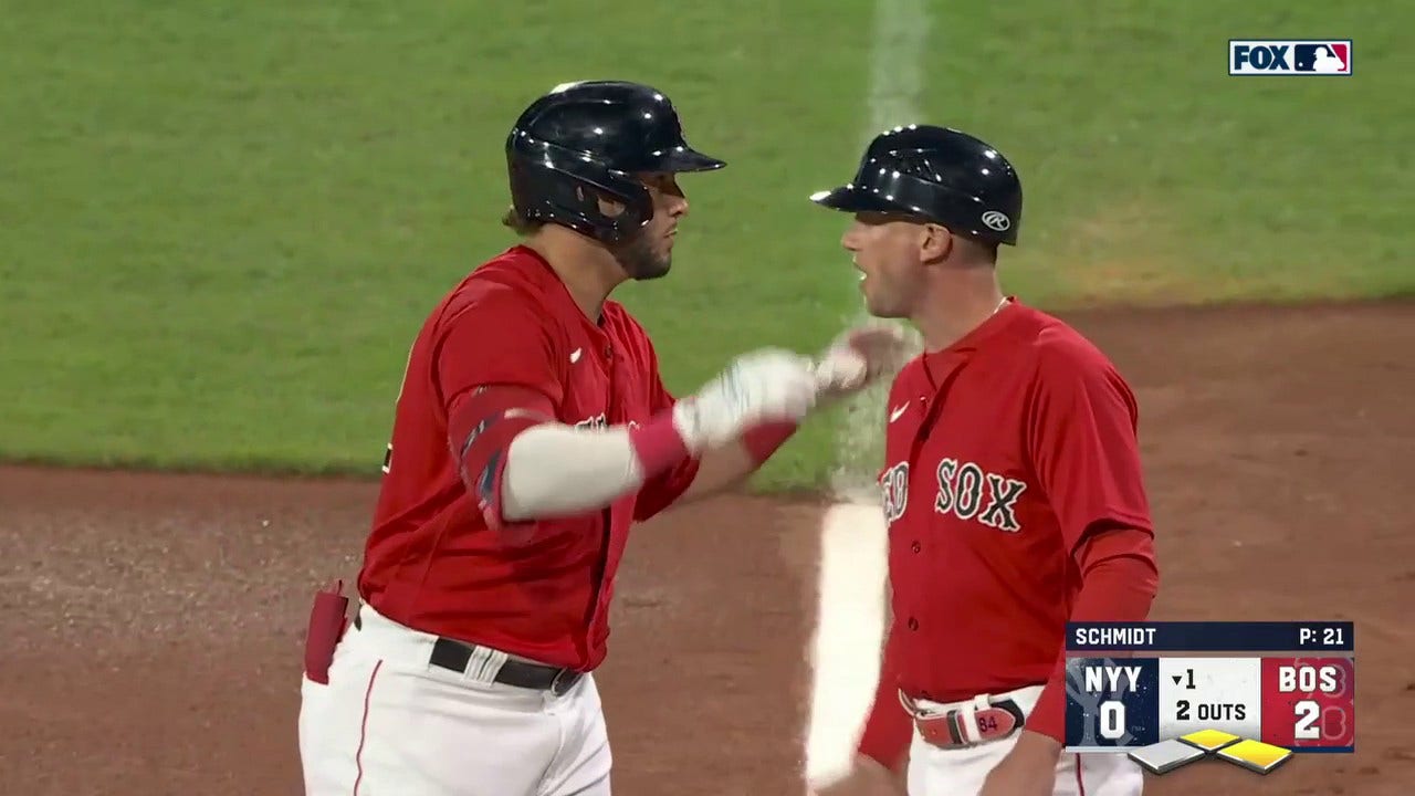 Wilyer Abreu hits an RBI single to extend the Red Sox's lead over the Yankees, 2-0