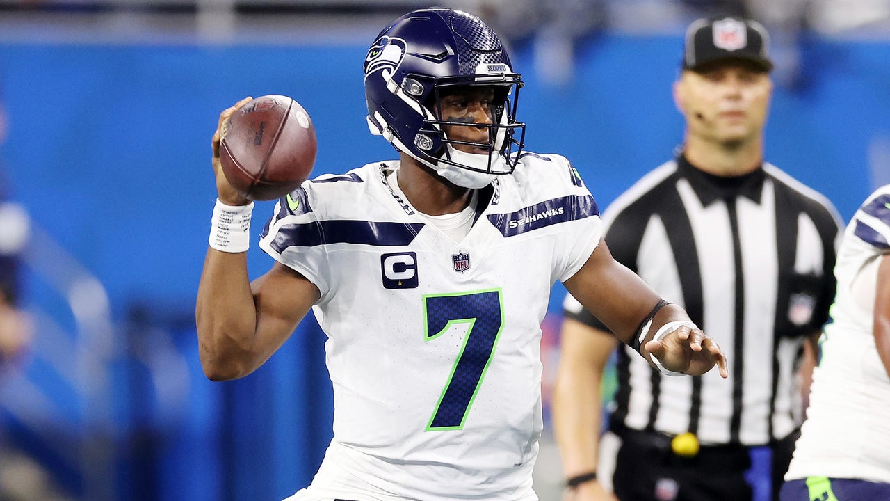 Seahawks' game-winning OT drive capped off by a Geno Smith to Tyler Locket  TD vs. the Lions