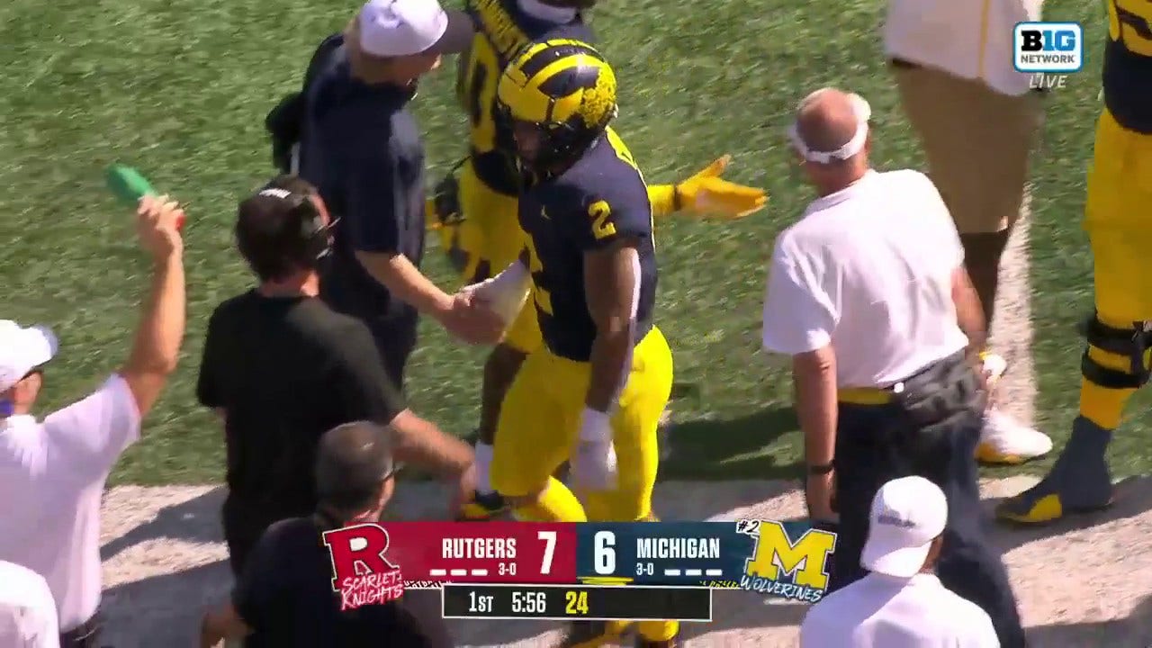 Blake Corum punches in a two yard rushing TD bringing Michigan to a tie with Rutgers