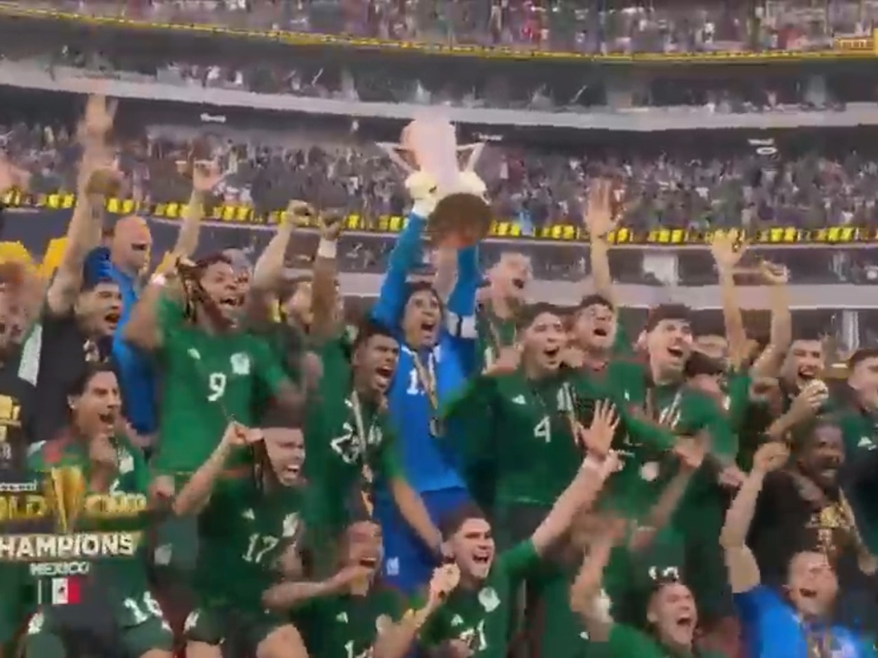 CONCACAF Gold Cup Final Trophy Ceremony: Mexico's Guillermo Ochoa and  Santiago Gimenez celebrate by lifting trophy