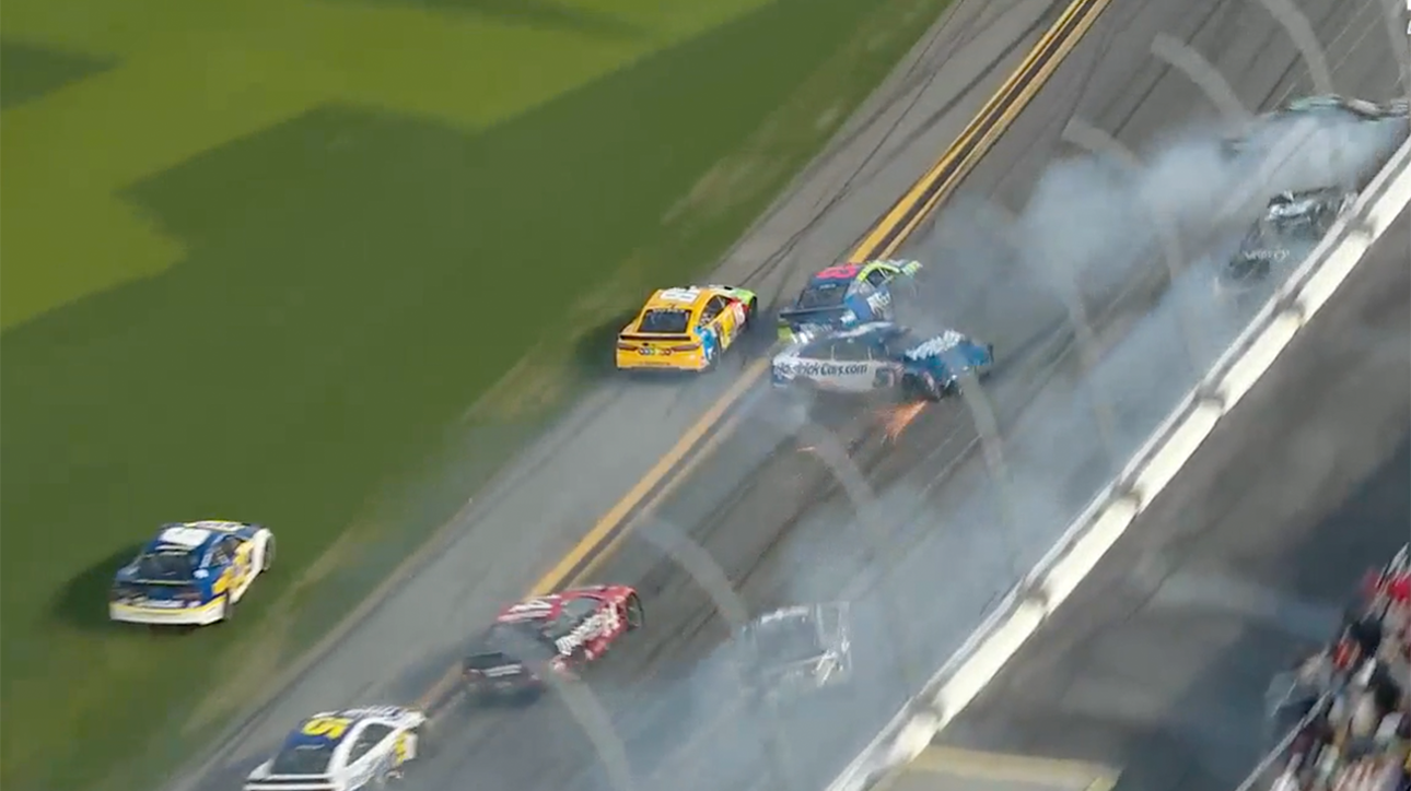 Chase Elliott, Kyle Larson & others involved in wreck with 11 laps to go in Daytona 500
