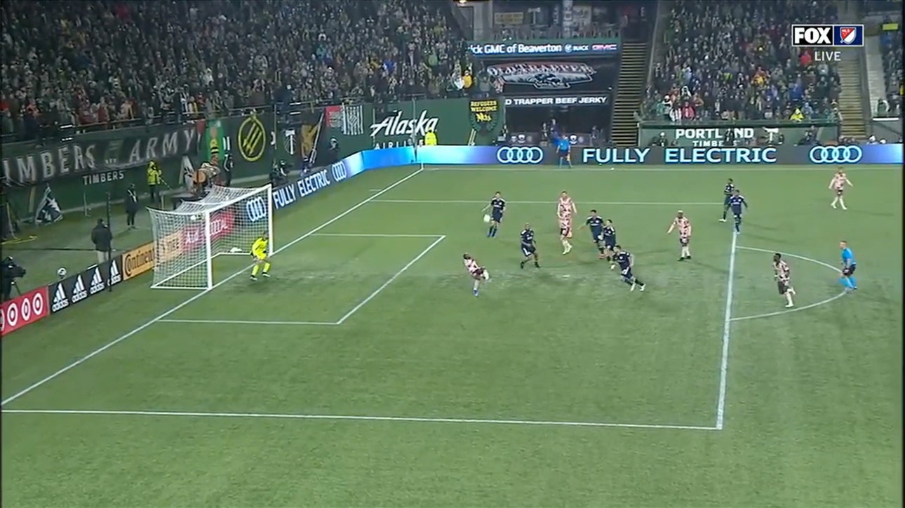 Timbers' Yimmi Chara bangs in an UNREAL BICYCLE KICK against New England, 2-2