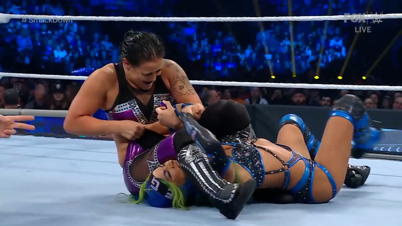 Sasha Banks battles Shayna Baszler one-on-one I WWE on FOX