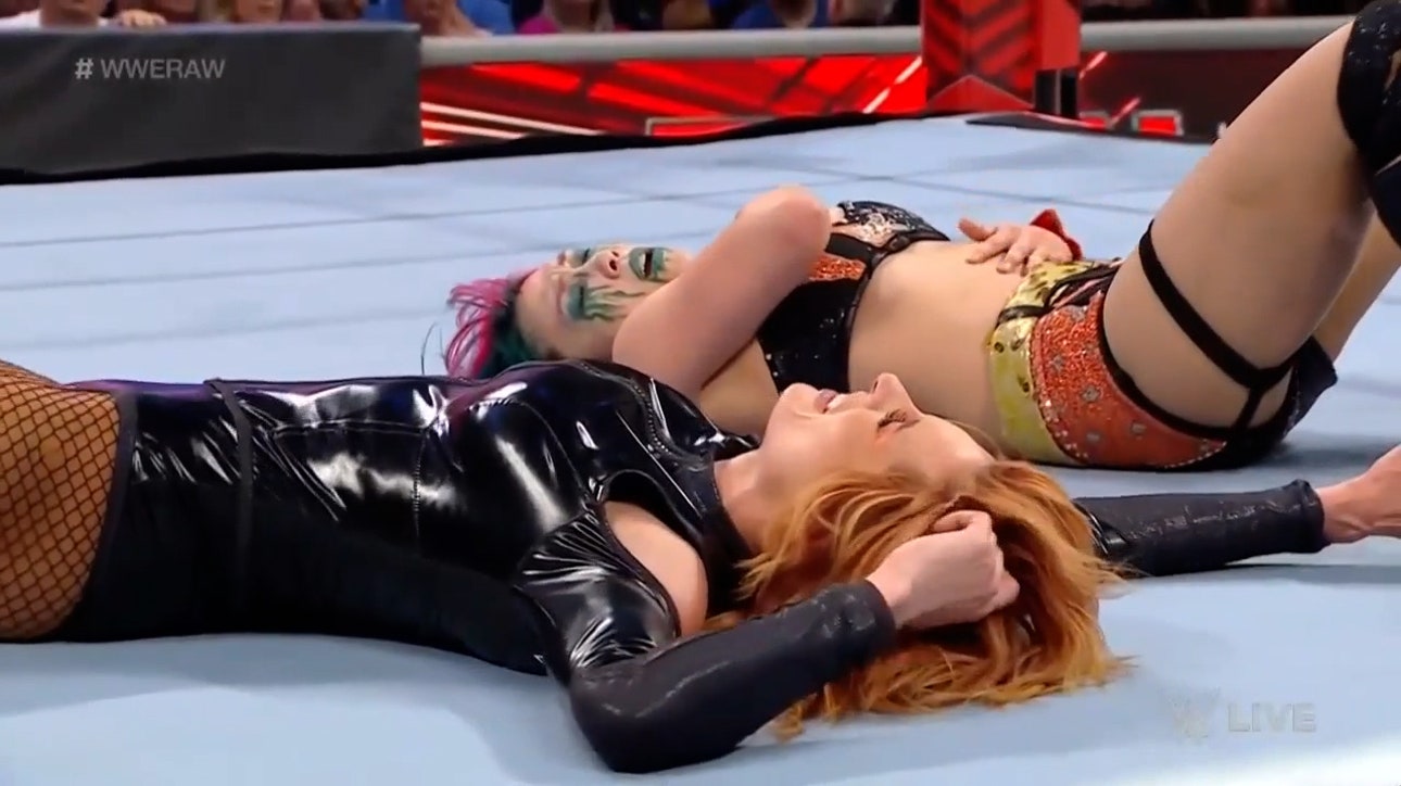 Becky Lynch faces Asuka for a chance at the Raw Women's Title I WWE on FOX