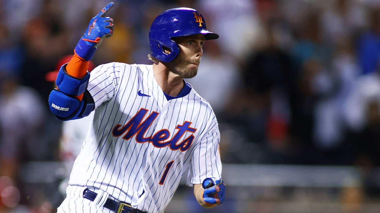 Jeff McNeil blasts a deep home run vs. Brewers, 3-1