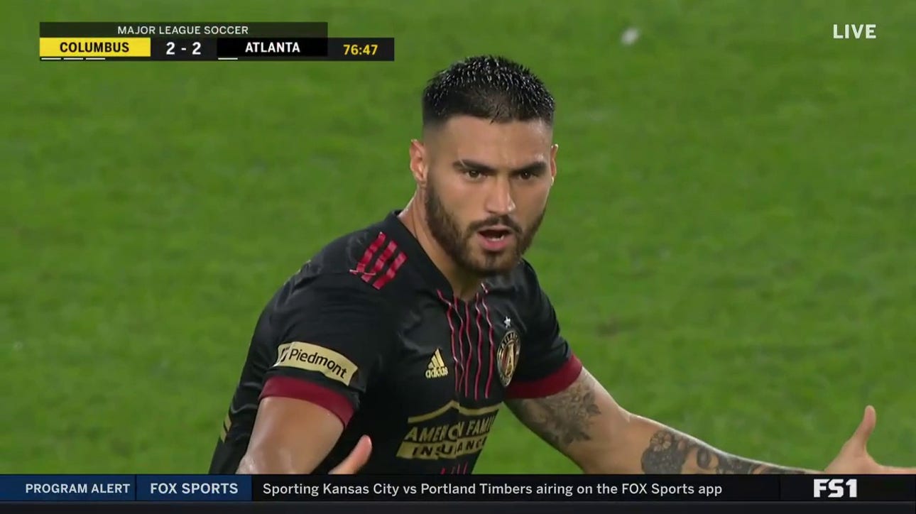 Juan José Purata's towering helps Atlanta United back into the game vs. Columbus Crew, 2-2