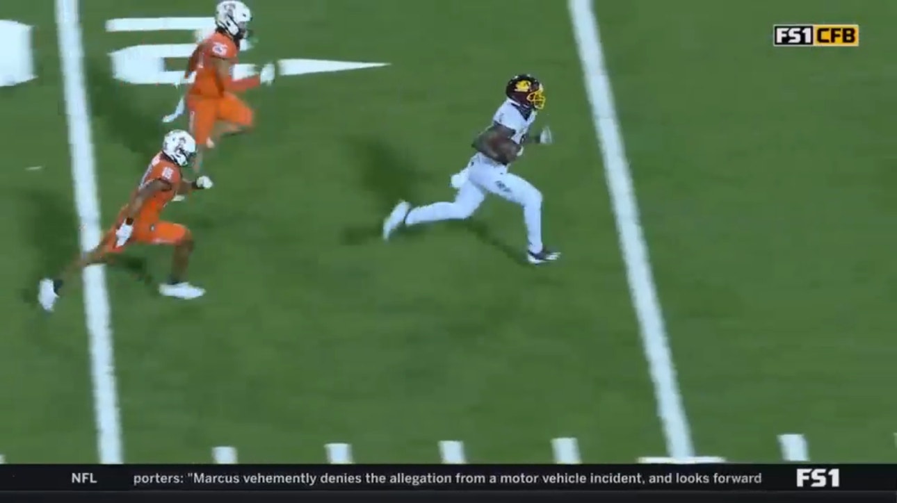 Central Michigan's Daniel Richardson connects with Jalen McGaughy for a 54-yard touchdown