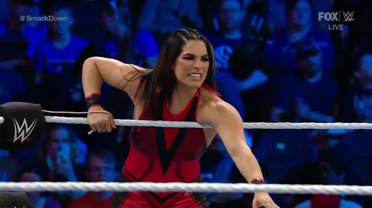 Raquel Rodriguez and Aliyah battle Toxic Attraction on Friday Night SmackDown | WWE on FOX