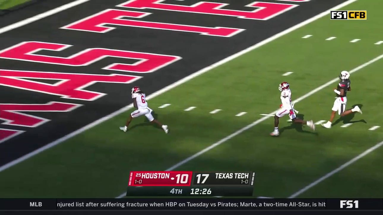 Houston DB Jayce Rogers ties game 17-17 with the 46-yard interception return