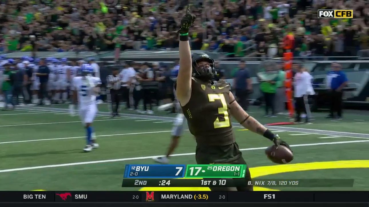 Bo Nix scores third touchdown of the first half as Oregon takes a 24-7 lead over BYU