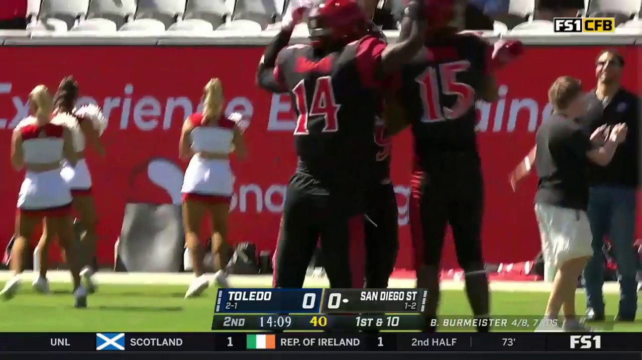 San Diego State's Jordan Byrd runs in a 43-yard touchdown for a 7-0 lead
