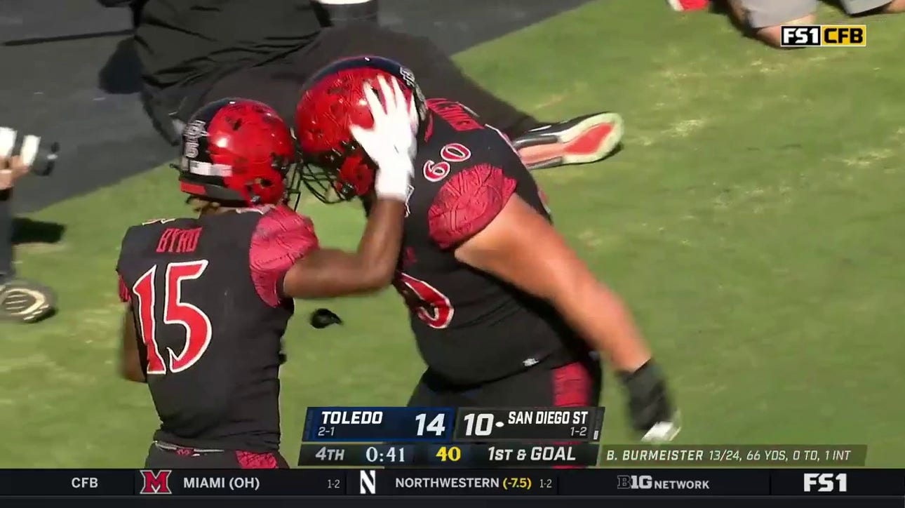 San Diego State's Jordan Byrd rushes in for a one yard game-winning touchdown