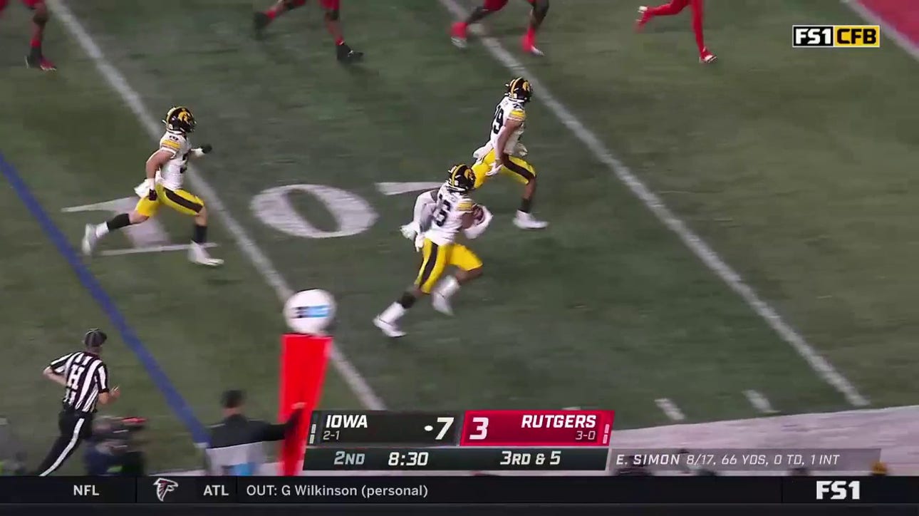 Iowa scores their second defensive touchdown of the game thanks to Kaevon Merriweather