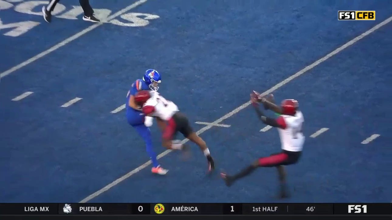 San Diego State's Tyrell Shavers returns a blocked punt for a touchdown