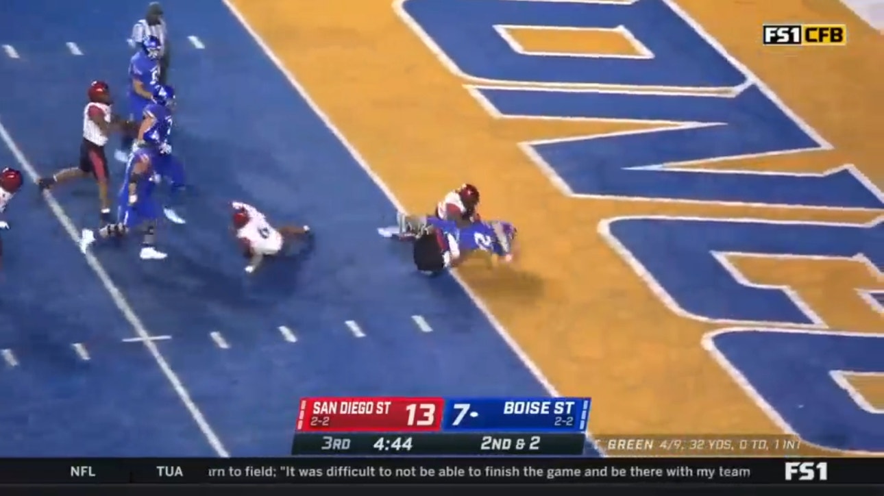 George Holani's 12-yard rush gives Boise State a 14-13 lead against San Diego State