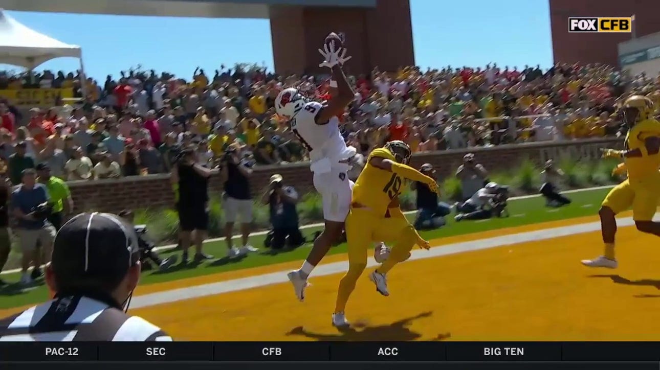 Oklahoma State takes a 7-3 lead over Baylor after Bryson Green makes a ridiculous grab in the endzone