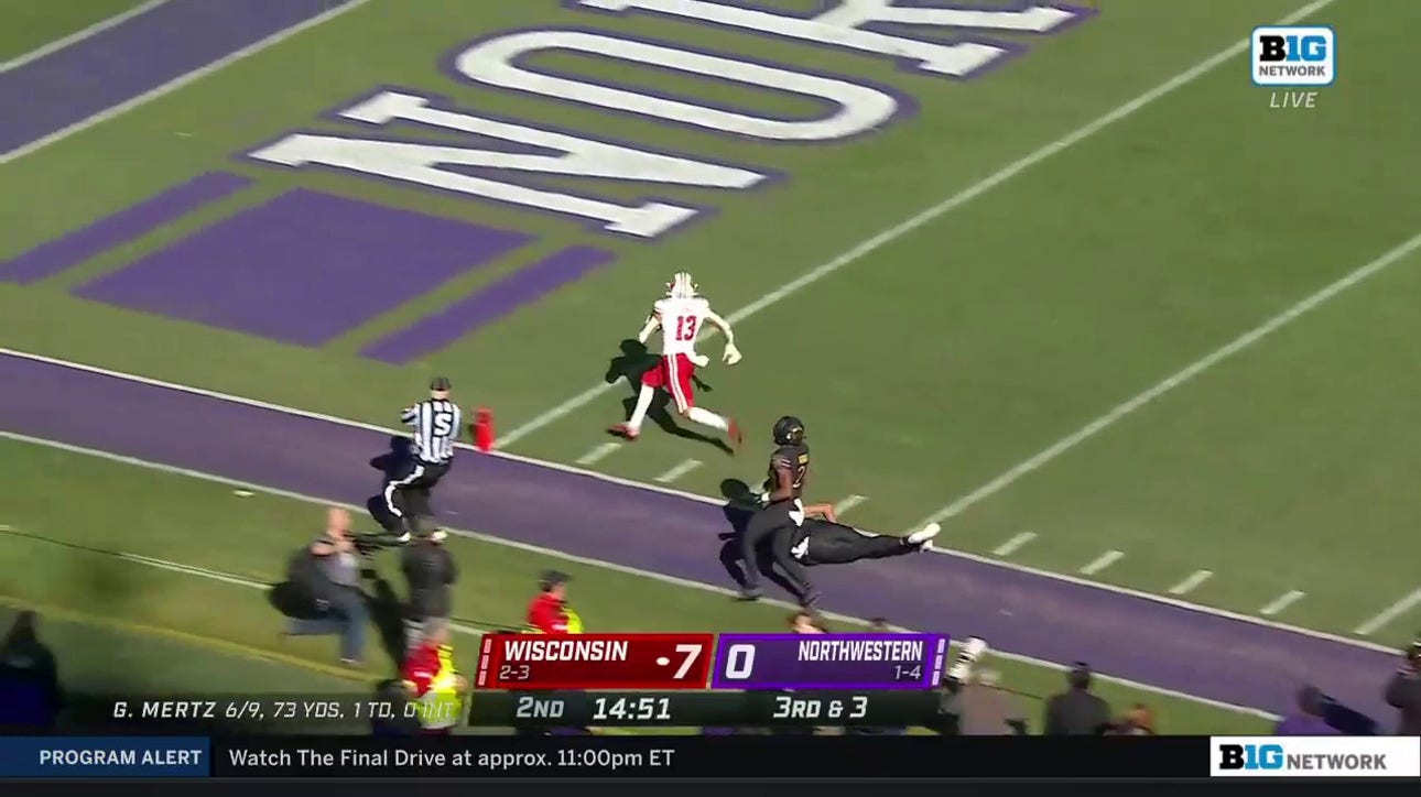 Wisconsin's Graham Mertz connects with Chimere Dike for a 56-yard TD pass, extending lead to 14