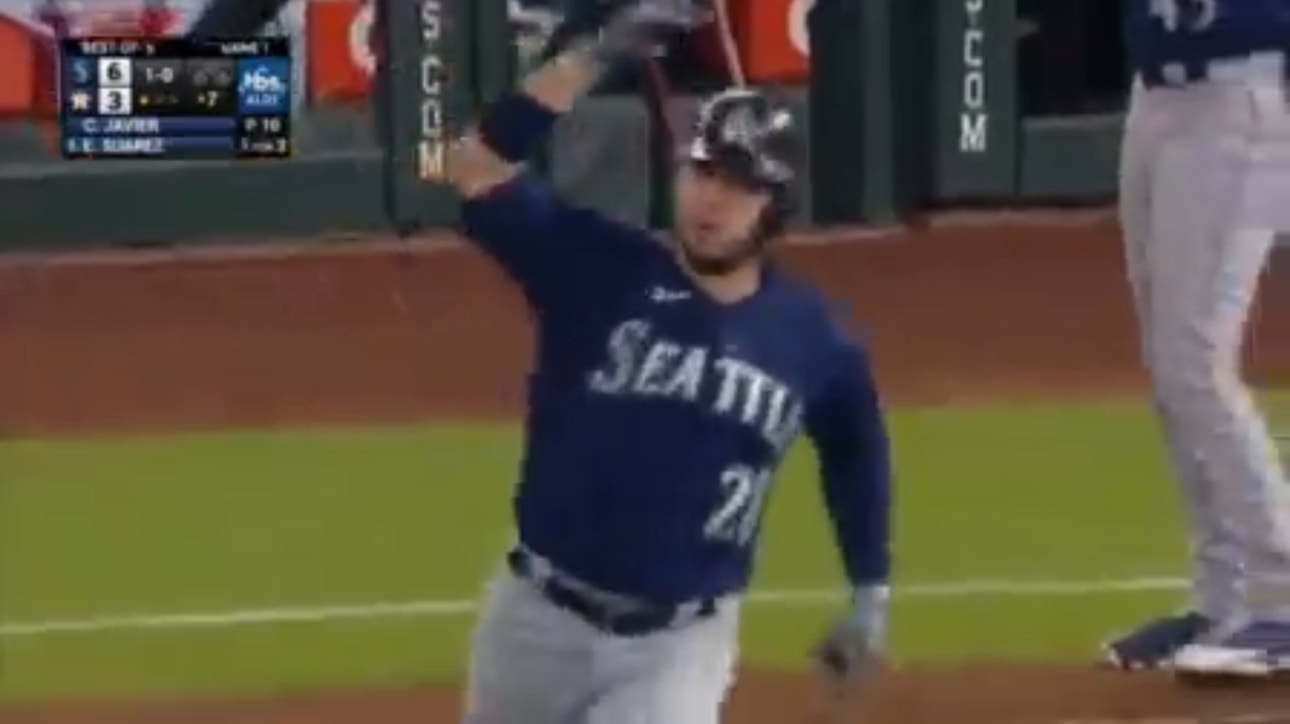 Eugenio Suarez's solo home run adds to the Mariners lead 7-3
