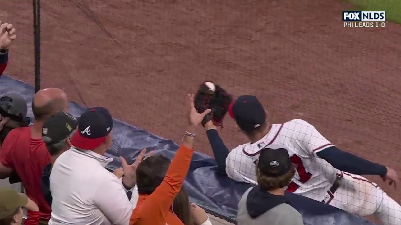 Braves' Austin Riley makes incredible diving grab in foul terriroty against Phillies