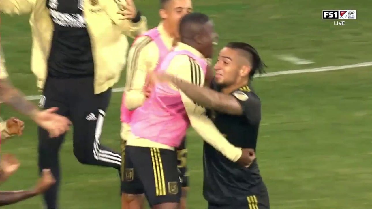 Cristian Arango scores in stoppage time to give LAFC a 3-2 lead over the LA Galaxy