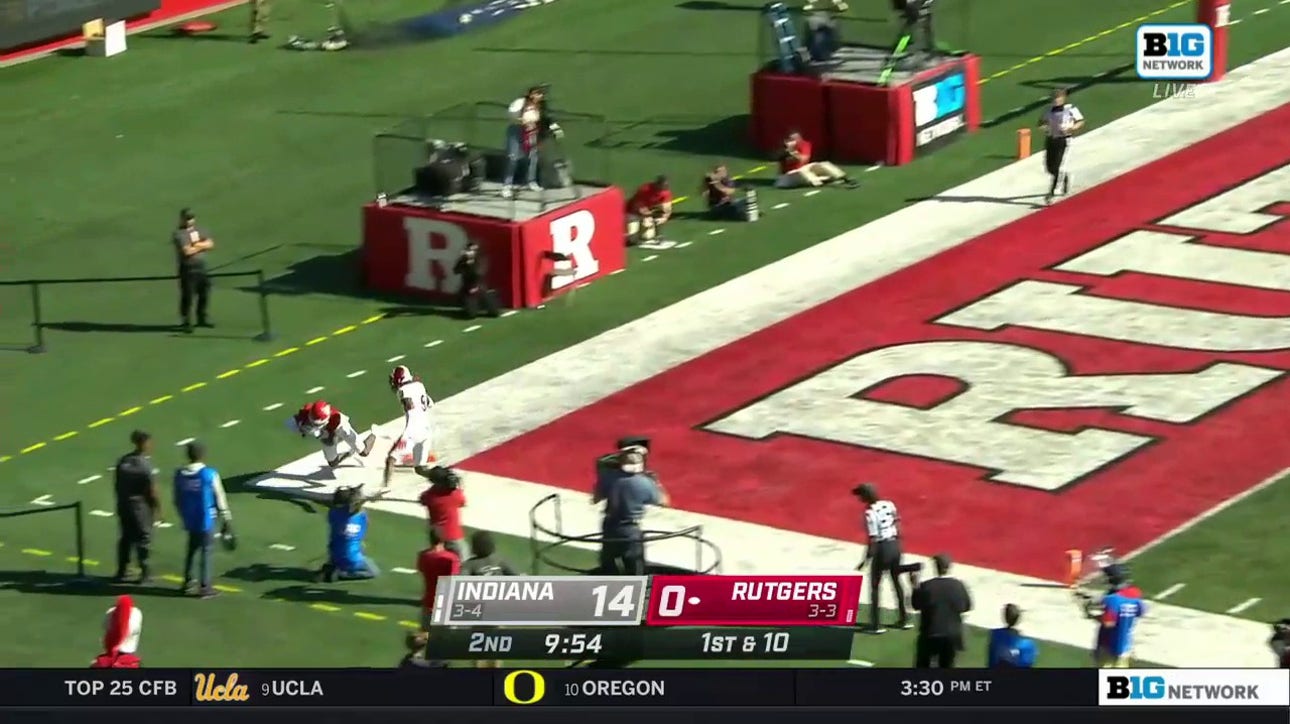 Rutgers' Noah Vedral connects with Sean Ryan for an incredible 15-yard corner TD