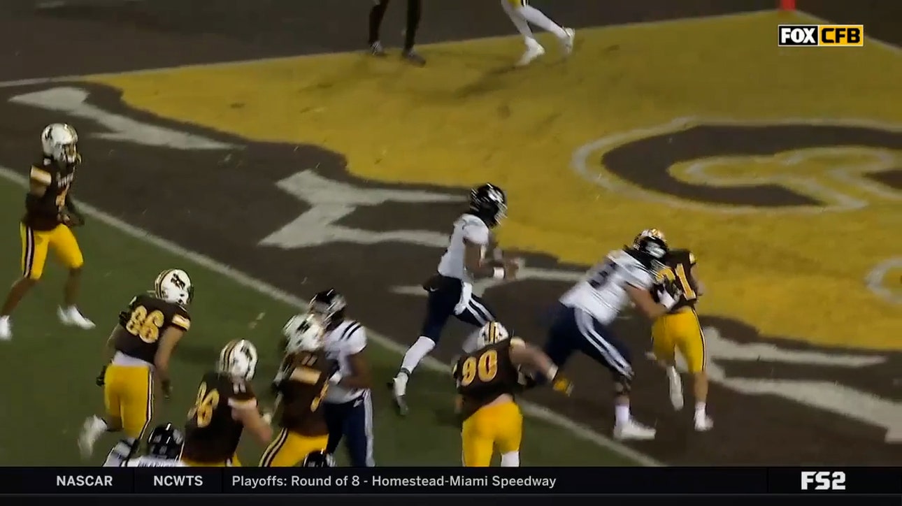 Wyoming's muffed punt leads to a Utah State five-yard touchdown rush