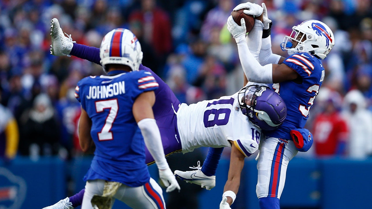 Minnesota's Justin Jefferson snags an ABSURD ONE-HANDED grab vs. the Bills