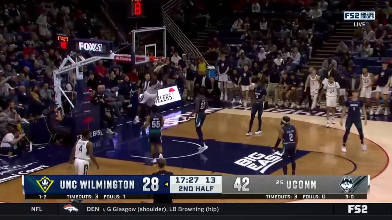 Adama Sanogo rattles the rim with dunk to extend UConn's second-half lead