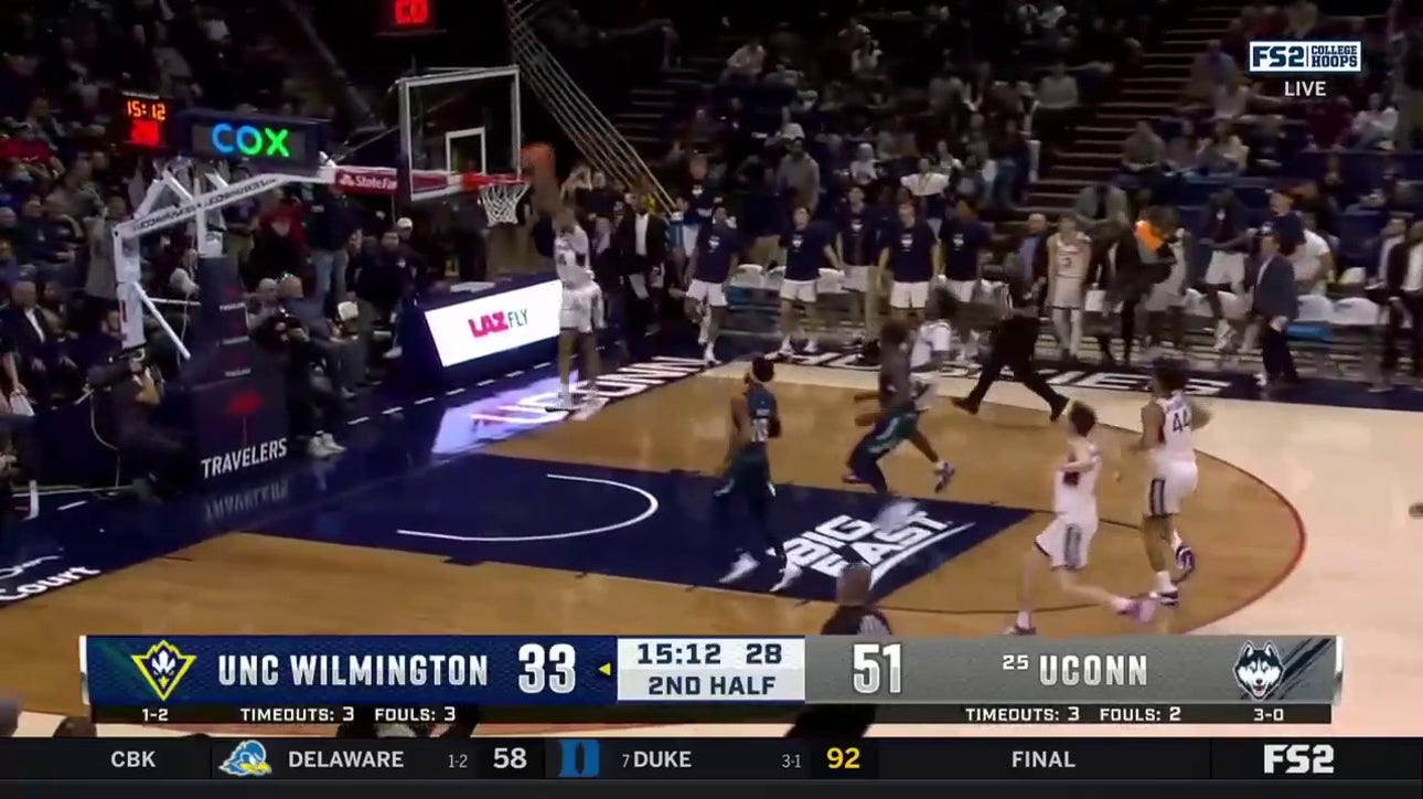 UConn's Jordan Hawkins smashes the rim with a dunk and extends lead to 20