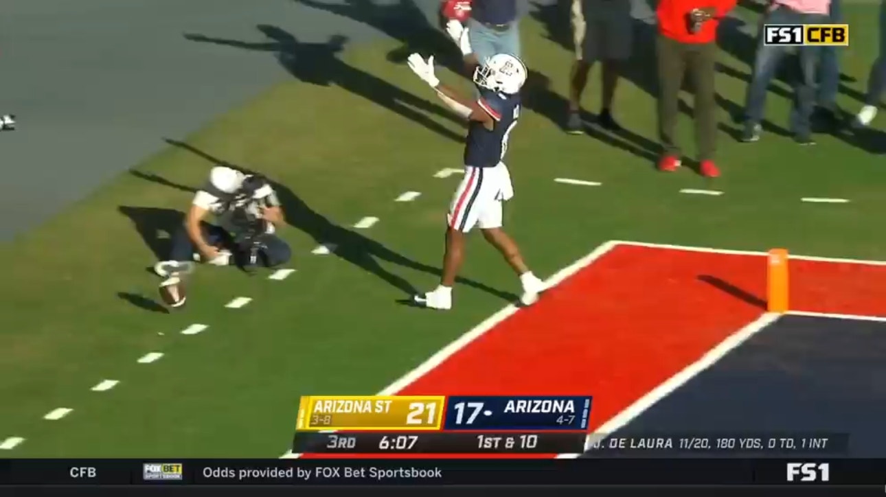 Michael Wiley's 12 yard touchdown gives the Arizona Wildcats the 24-21 lead over the Sun Devils