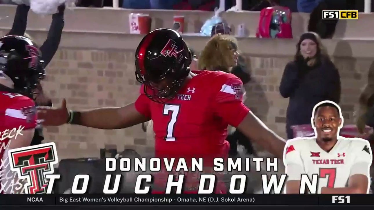 Texas Tech RESPONDS with a 15-yard Donovan Smith TD pass, bringing the Red Raiders up 38-31 over Oklahoma