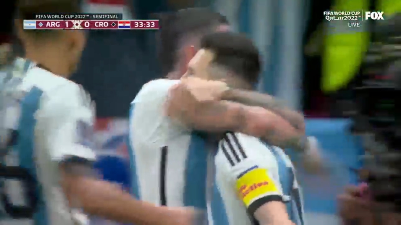 Lionel Messi and Julián Álvarez score to give Argentina a 2-0 lead over Croatia | 2022 FIFA World Cup