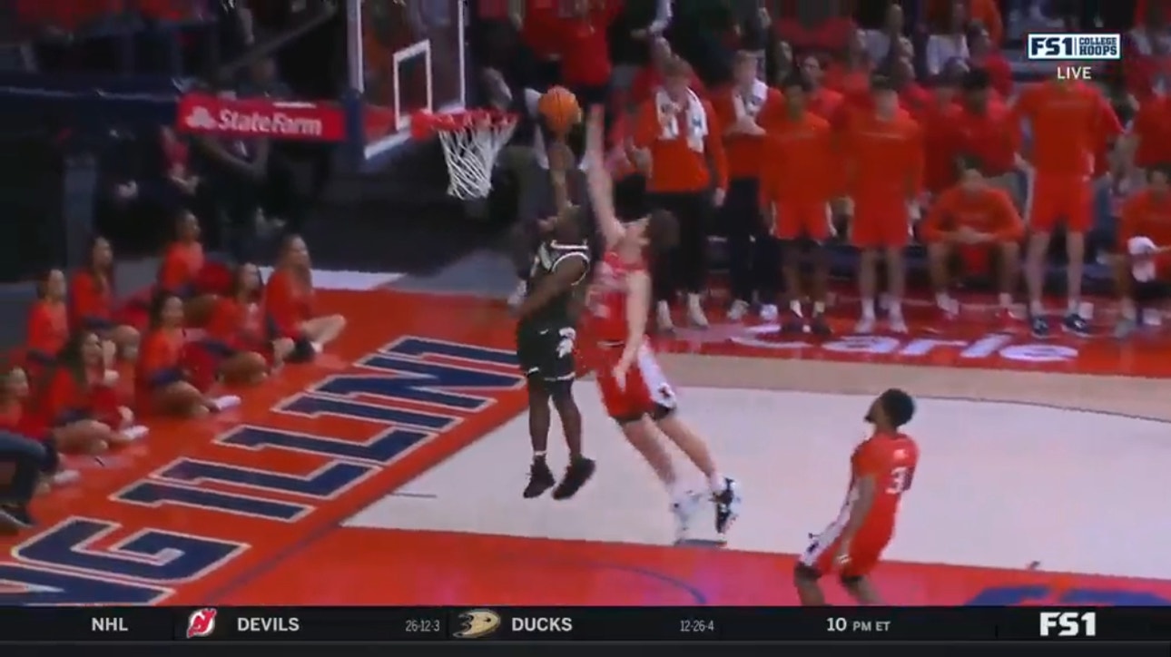 Matthew Mayer gives Illinois a charge on defense with a MASSIVE block against Michigan St.