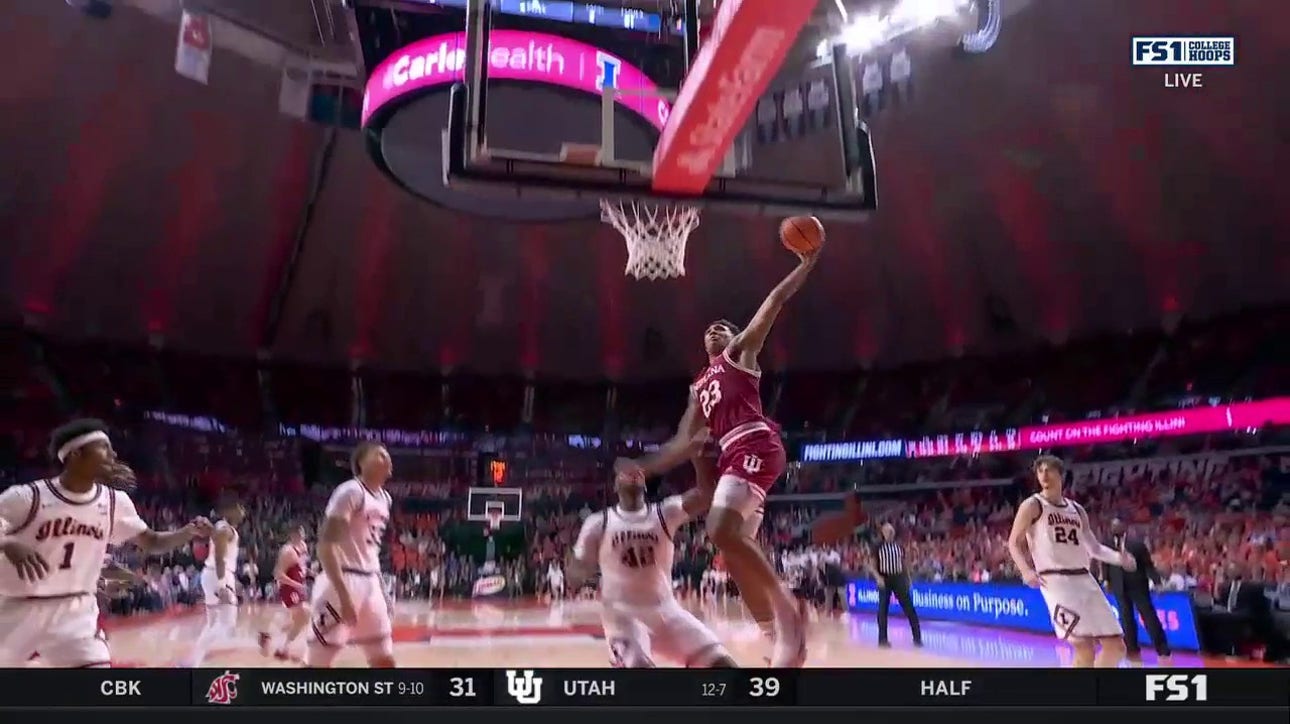 Trayce Jackson-Davis defies gravity with one-handed slam to increase Indiana's lead over Illinois