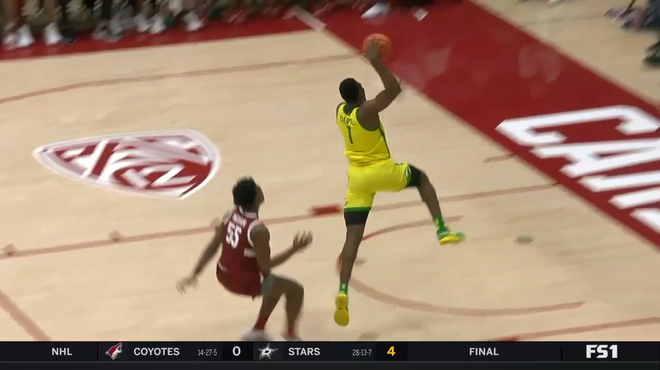 Oregon's N'Faly Dante gets it done on BOTH ends of the floor, throws down NASTY fast-break jam trim Stanford's first-half lead