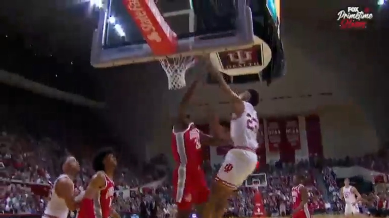 Indiana's Trayce Jackson-Davis POSTERIZES Buckeyes' Kaleb Wesson to extend first-half lead