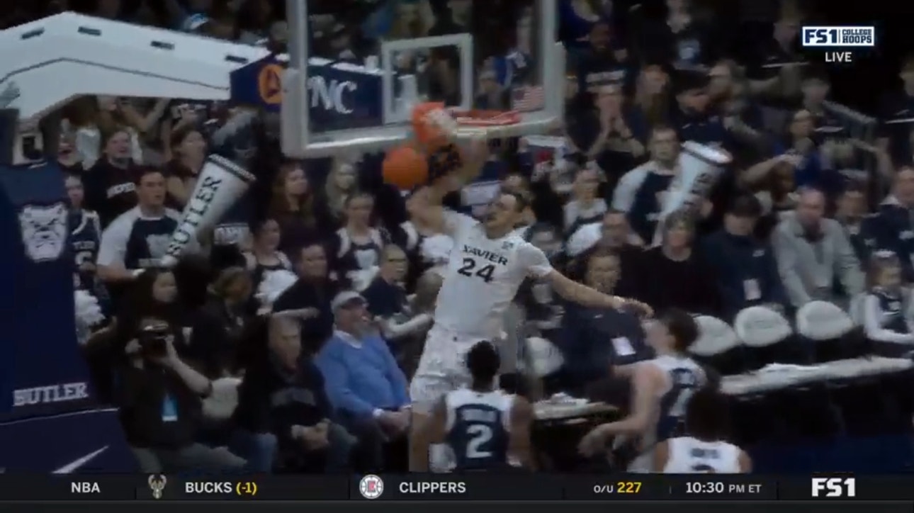 Xavier's Jack Nunge hammers in a one-handed jam vs. Butler