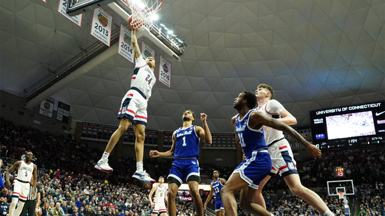 Jordan Hawkins goes off, scoring 20 points for UConn in its victory over Seton Hall