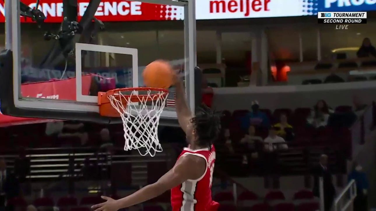 Ohio State's Brice Sensabaugh throws down a WILD one-handed jam vs. Iowa