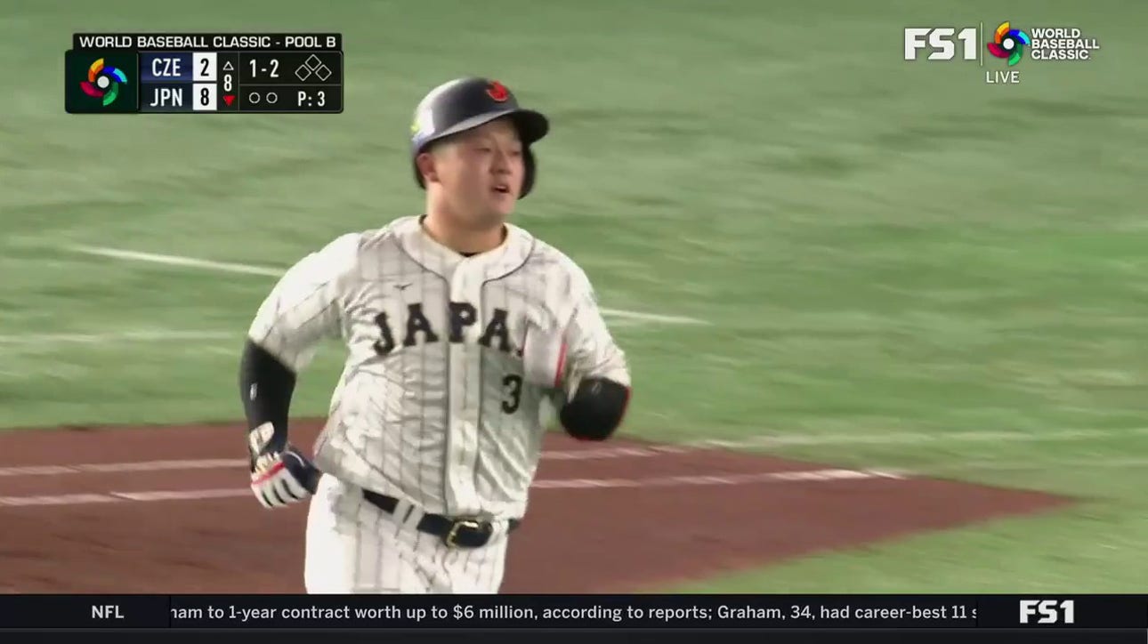 Shugo Maki crushes a home run to extend Japan's lead over the Czech Republic