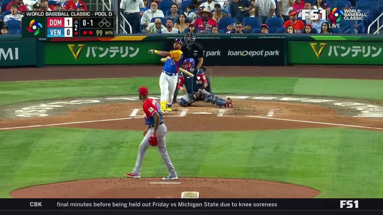 Venezuela's Anthony Santander hits a NO-DOUBTER to tie the game 1-1 against the Dominican Republic