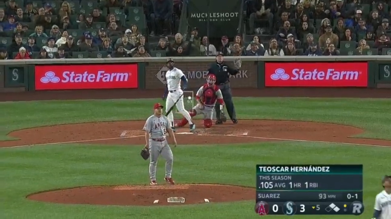 Teoscar Hernández launches his SECOND homer of the night for the Mariners