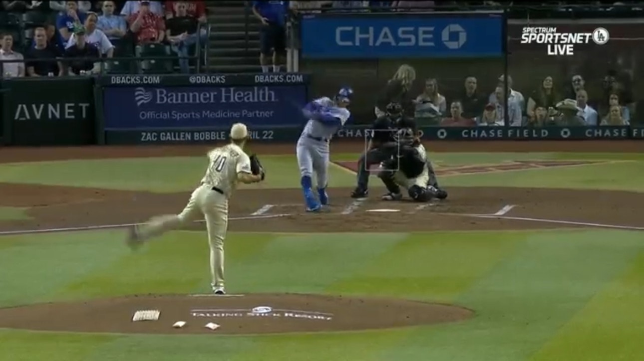 Dodgers' James Outman drills a go-ahead solo homer against the Diamondbacks in the second inning