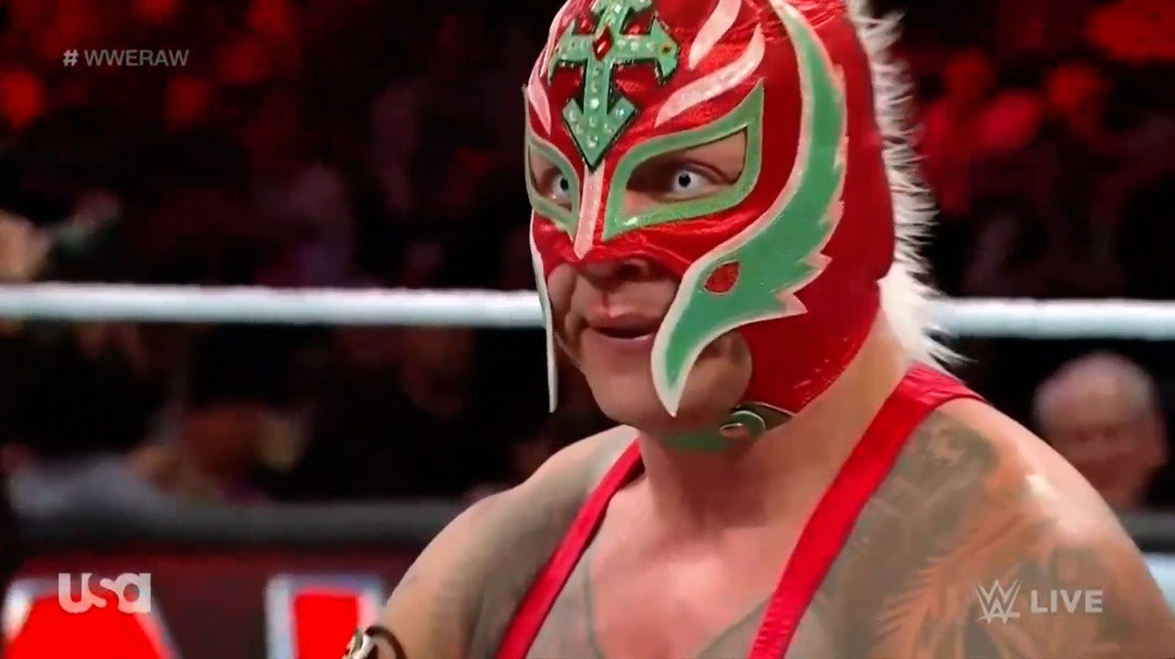 WWE Hall of Famer Rey Mysterio takes on Finn Bálor one-on-one on Monday Night Raw | WWE on FOX