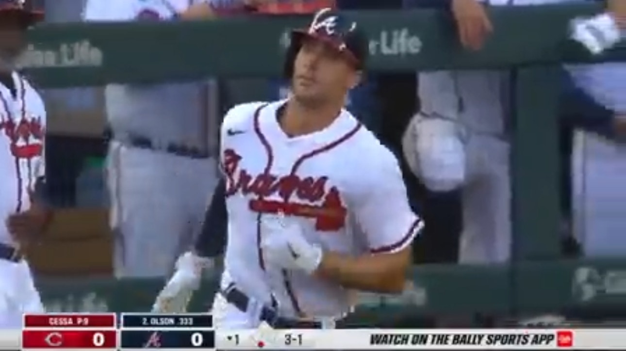 Matt Olson sends one SOARING deep to center field, Braves take 1-0 lead vs. Reds
