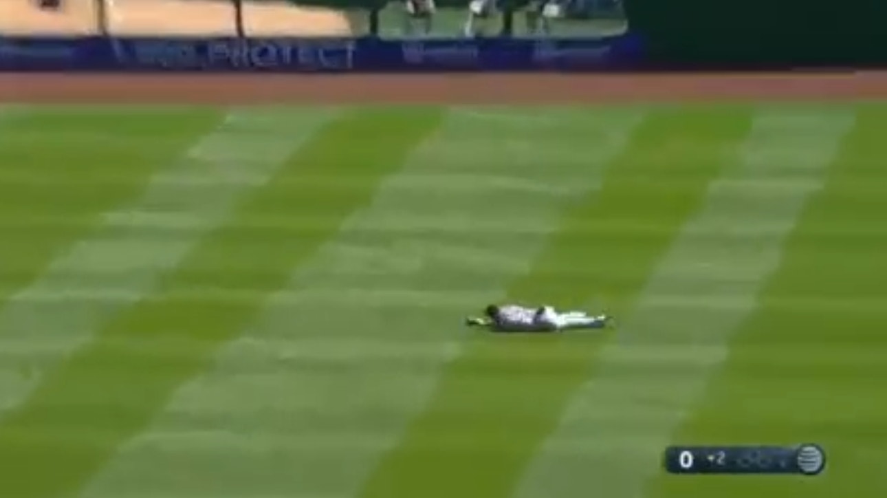 Astros' Chas McCormick lays out to make a beautiful diving grab vs. Pirates