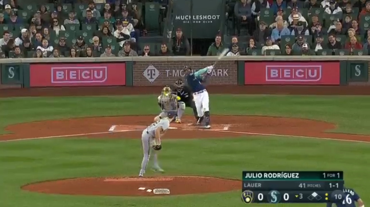 Mariners' Julio Rodriguez blasts a two-run homer taking the lead against the Brewers 