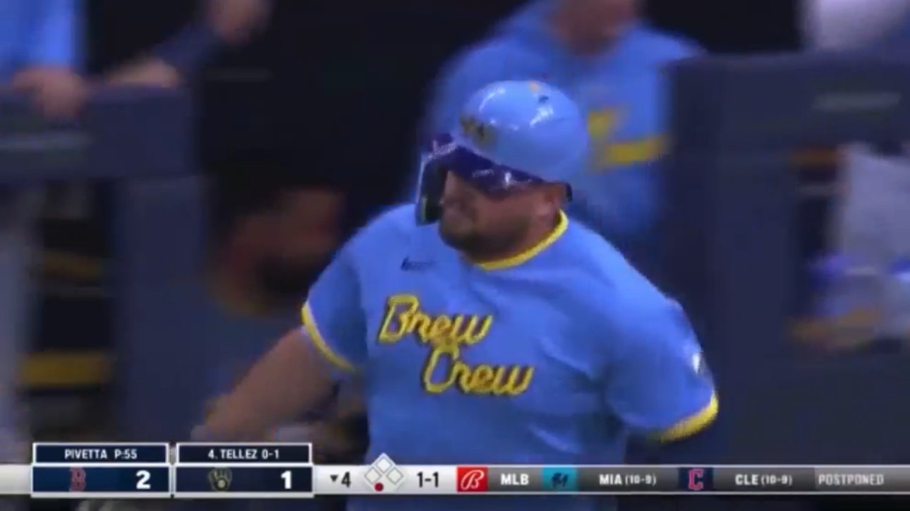 Brewers' Rowdy Tellez launches a home run to even the score against the Red Sox