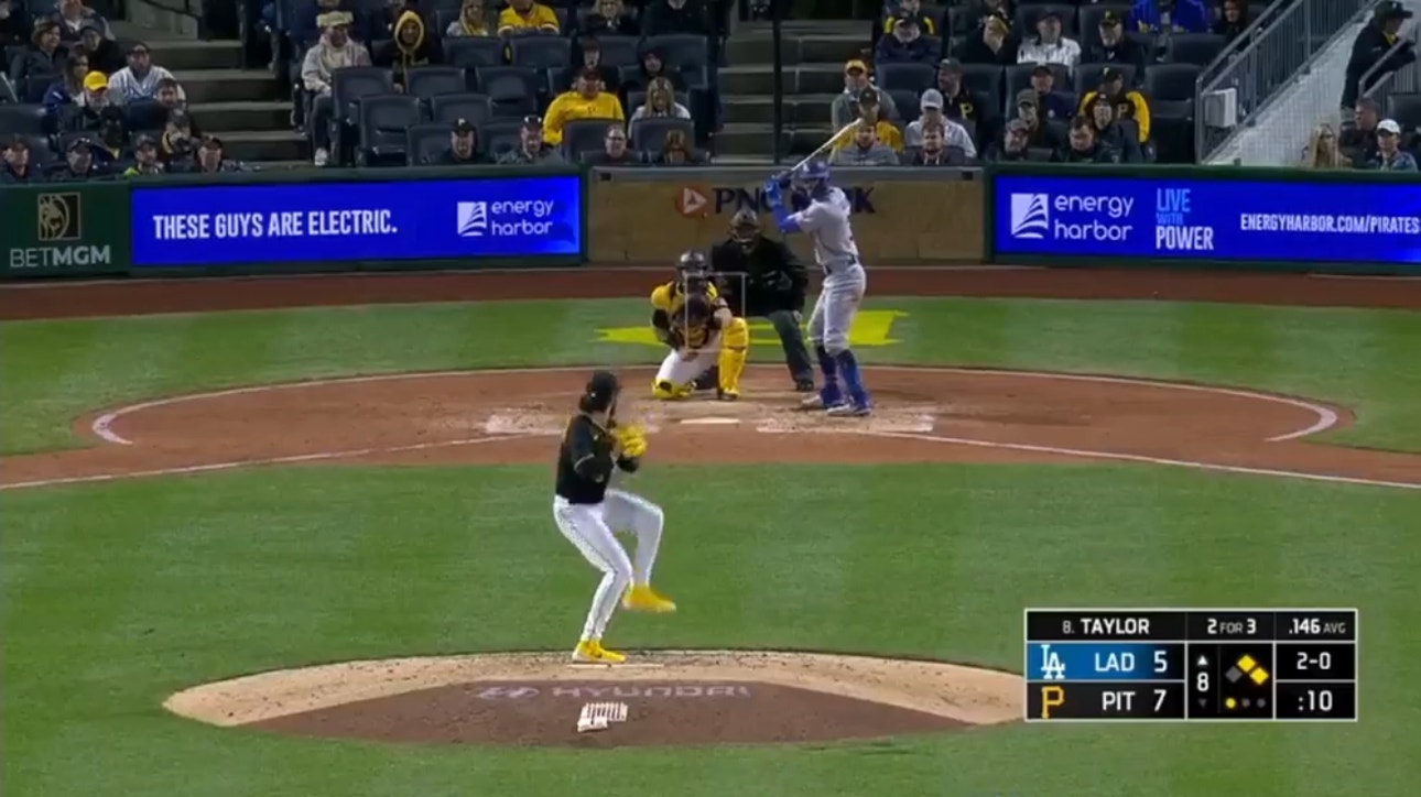  Dodgers' Chris Taylor hits a three-run home run to take the lead over the Pirates


