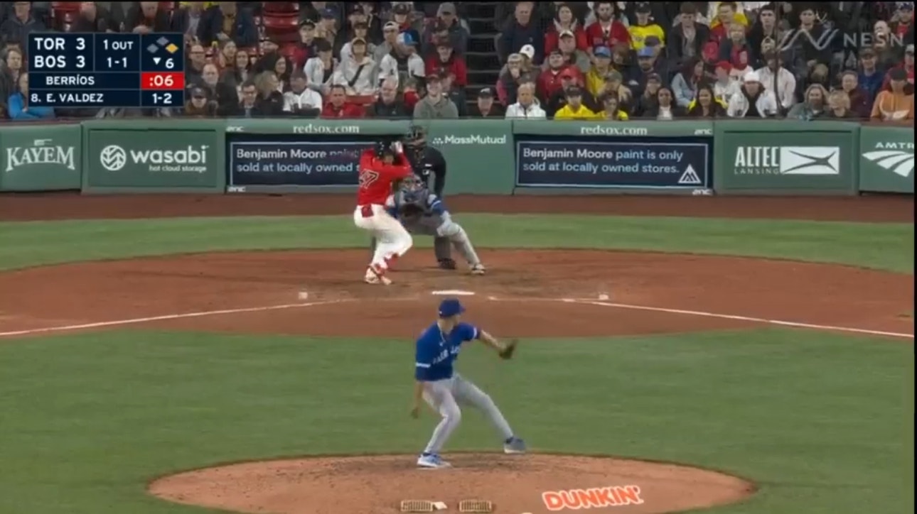 Enmanuel Valdez smokes his first big league homer to give the Red Sox the lead over the Blue Jays